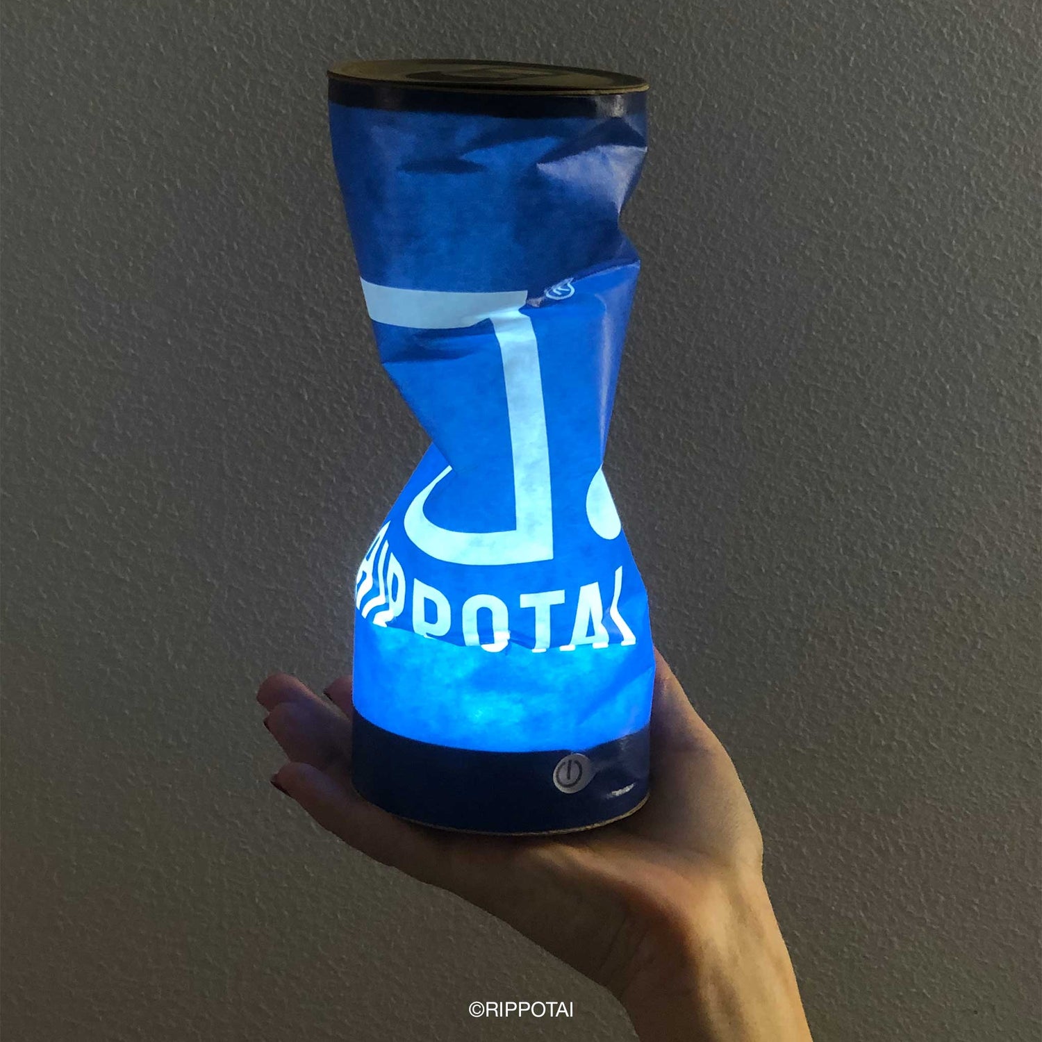 Rippotai Illuminazione Lampada LED ricaricabile ecologica – Kami Crushed can